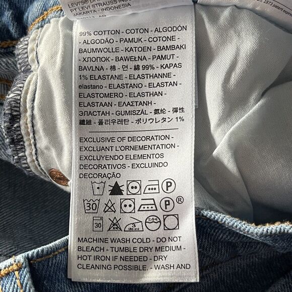 Levi’s SZ 24 Wedgie Jeans Button-Fly Distressed Frayed Hems Medium Wash Blue - Picture 12 of 12